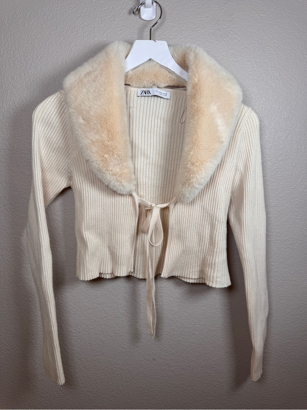 Zara Cream Ribbed Cardigan with Faux Fur Collar